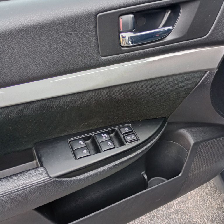 2014 Subaru Outback Image 12