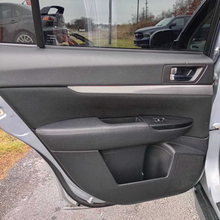 2014 Subaru Outback Image 16