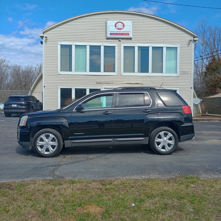 2017 GMC Terrain Image 2