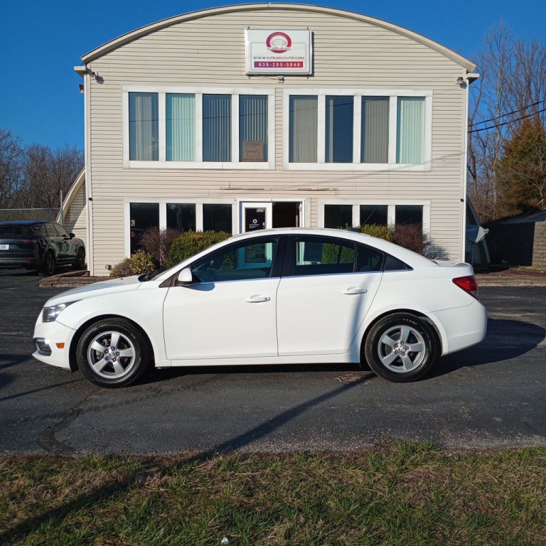 2016 Chevrolet Cruze Image 2