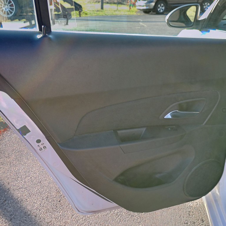 2016 Chevrolet Cruze Image 16