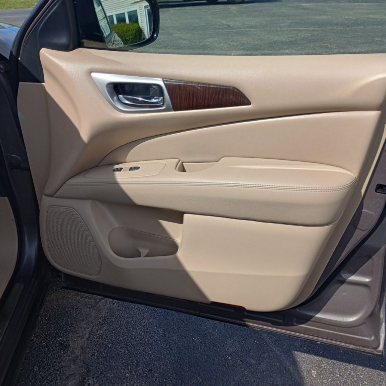 2014 Nissan Pathfinder Image 23