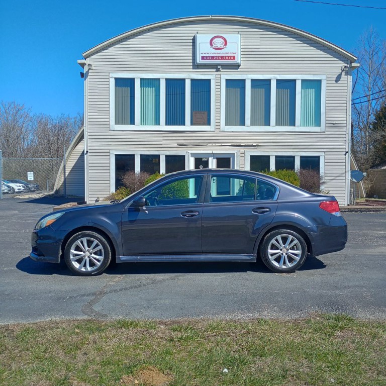 2013 Subaru Legacy Image 2
