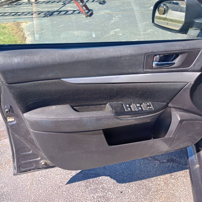 2013 Subaru Legacy Image 11