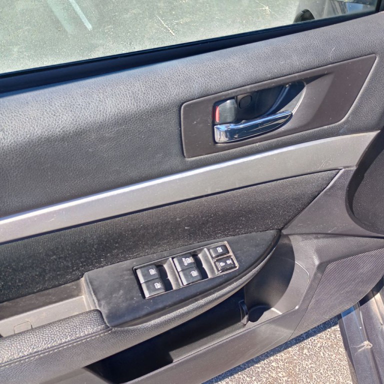 2013 Subaru Legacy Image 12