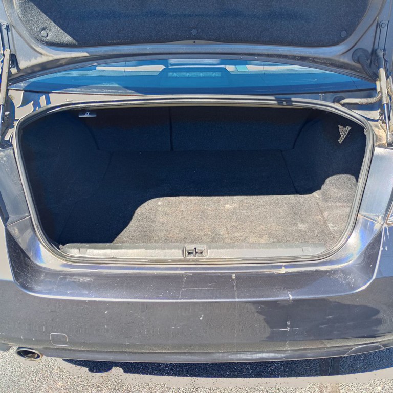 2013 Subaru Legacy Image 18