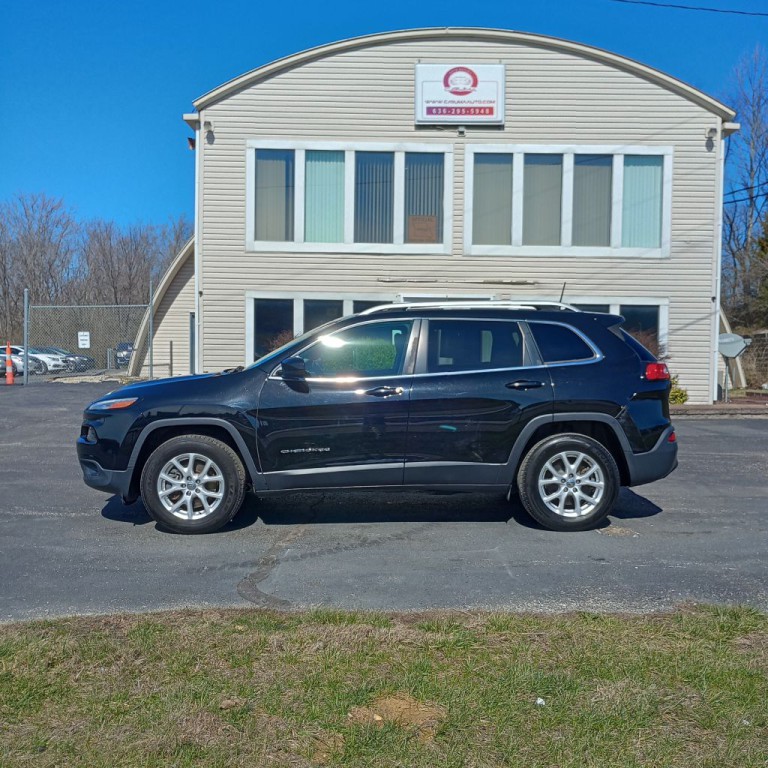 2018 Jeep Cherokee Image 2