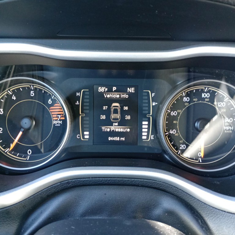 2018 Jeep Cherokee Image 10