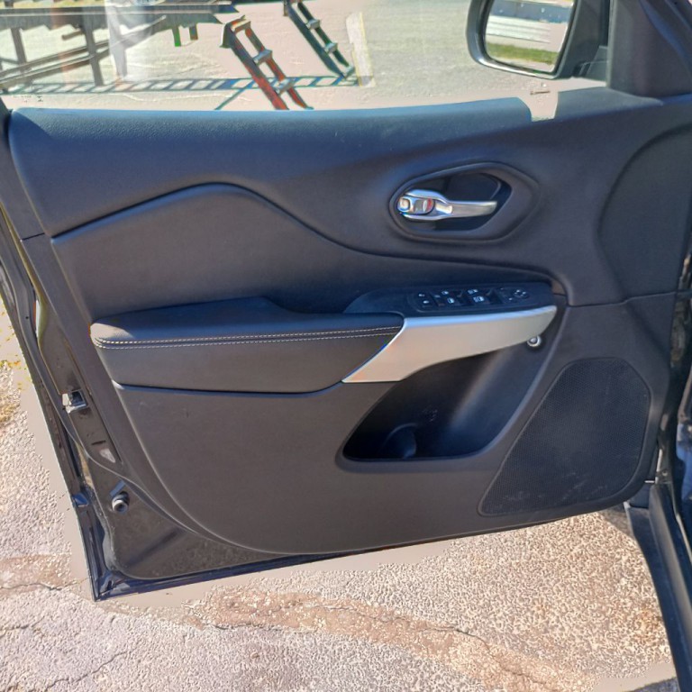 2018 Jeep Cherokee Image 11