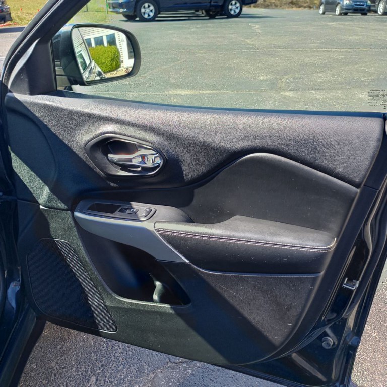 2018 Jeep Cherokee Image 22