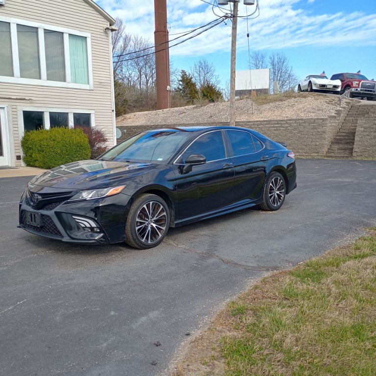 2018 Toyota Camry Image 1