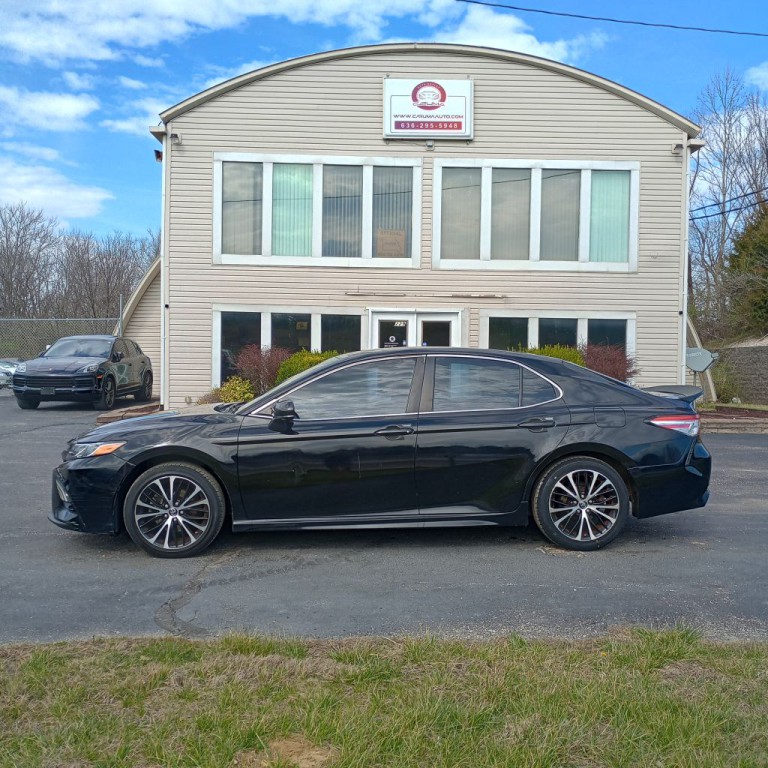 2018 Toyota Camry Image 2