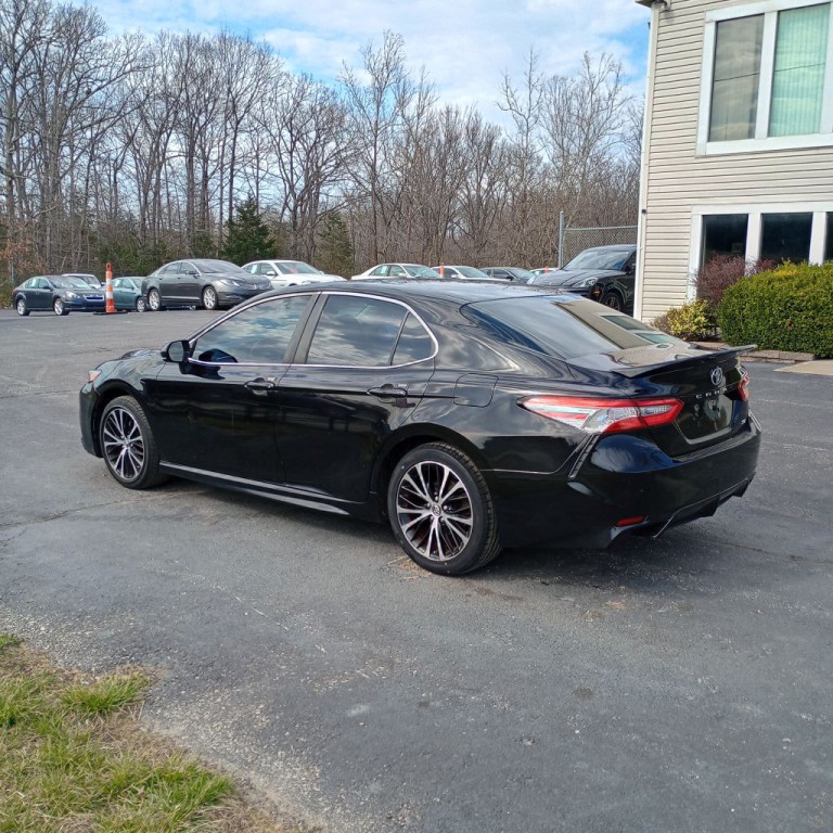 2018 Toyota Camry Image 3
