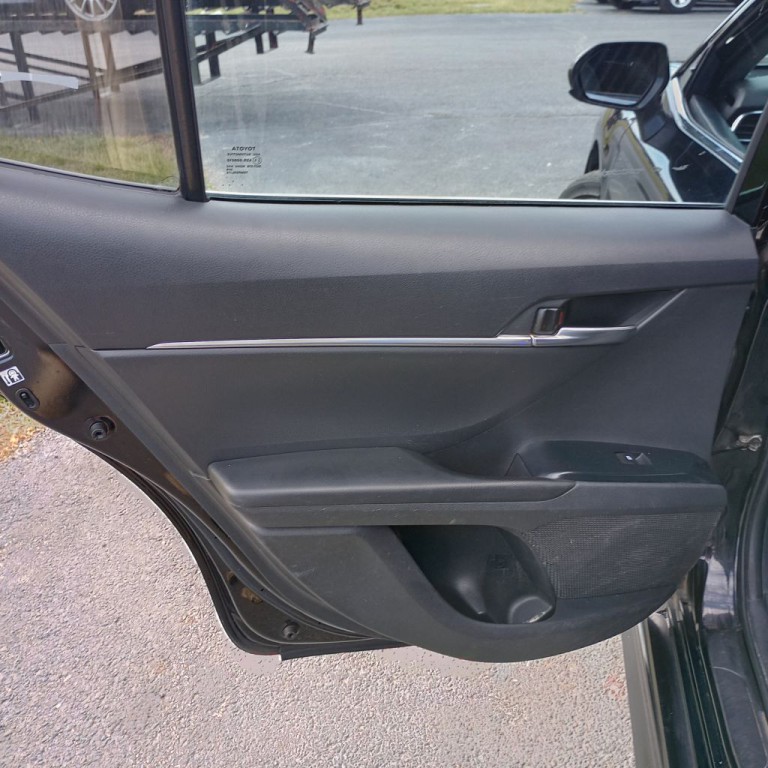 2018 Toyota Camry Image 16