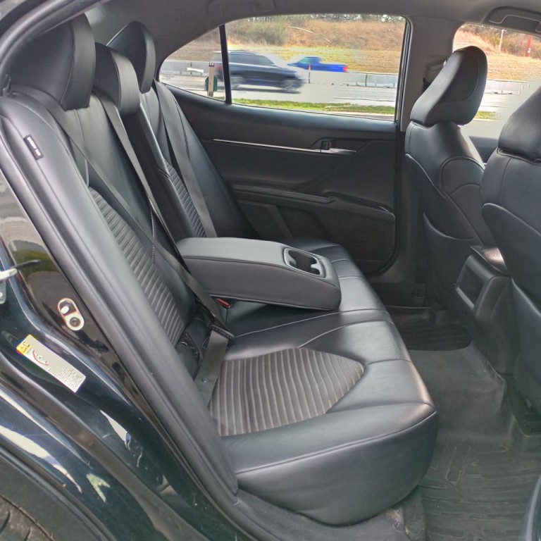 2018 Toyota Camry Image 20