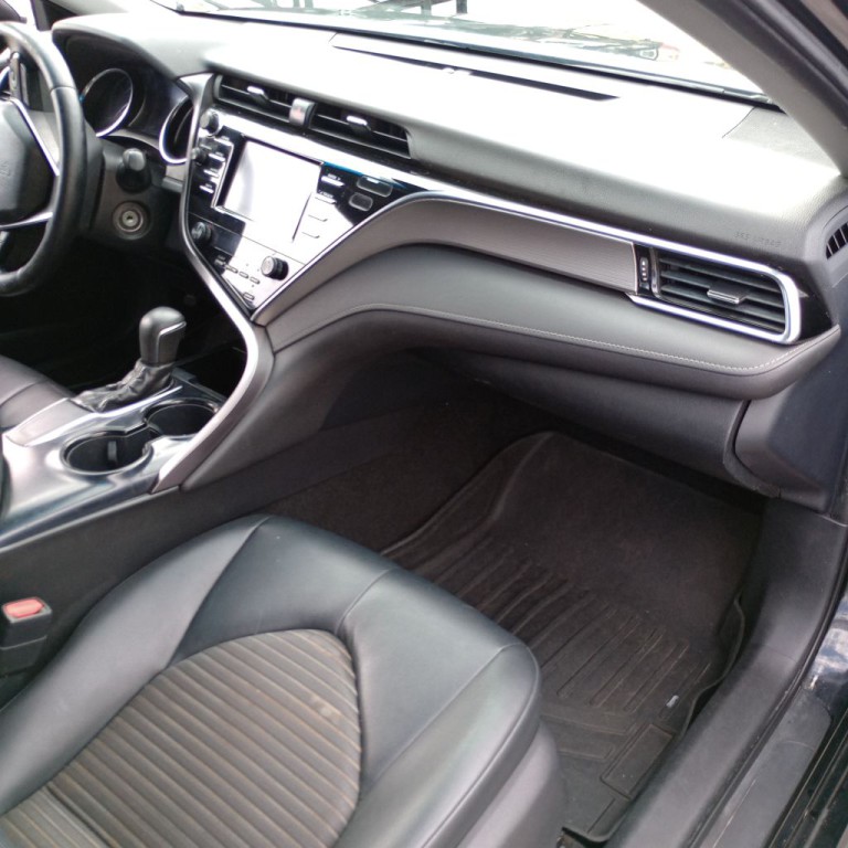 2018 Toyota Camry Image 21