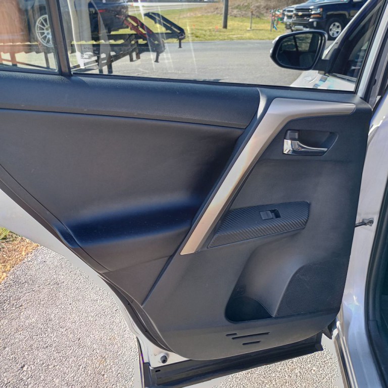2014 Toyota Rav4 Image 17