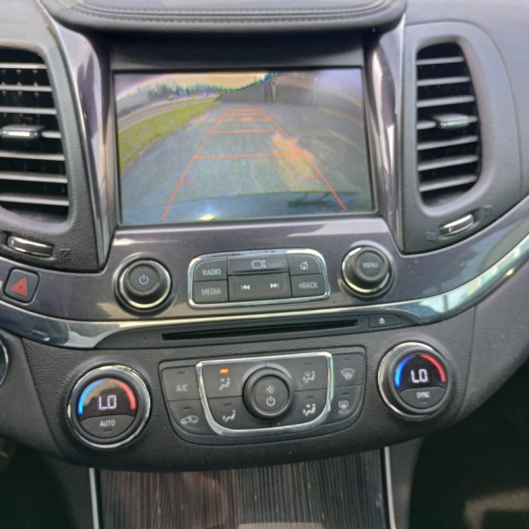 2016 Chevrolet Impala Image 12