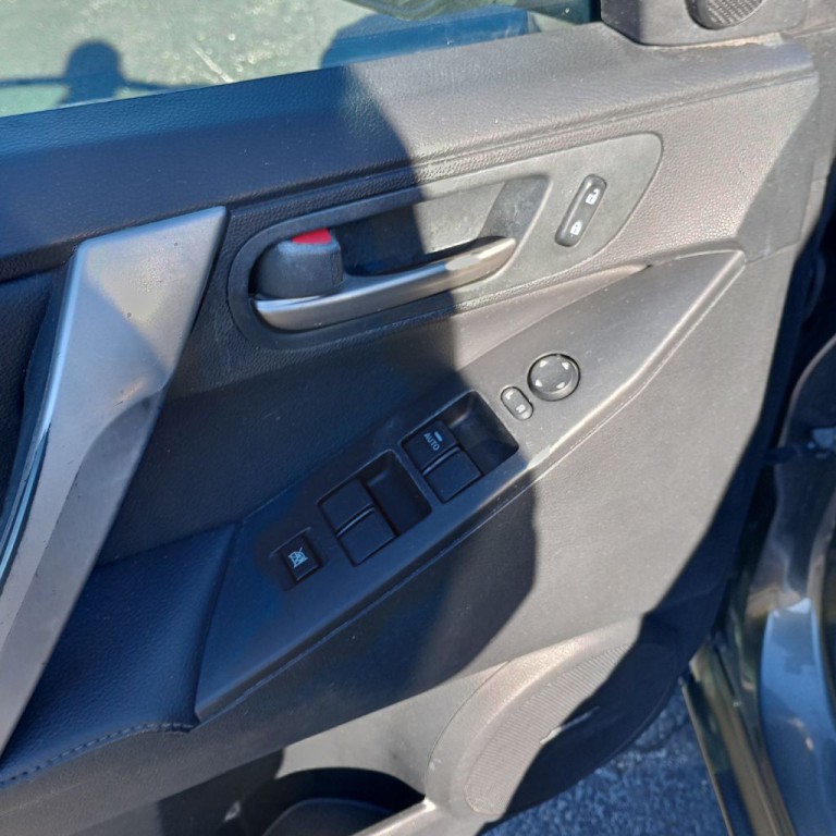 2012 Mazda Mazda3 Image 12