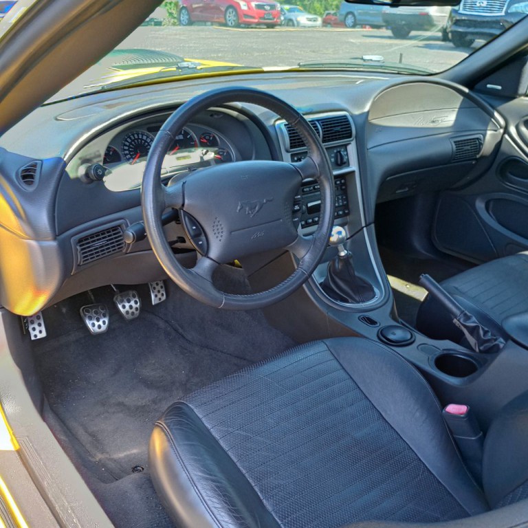 2003 Ford Mustang Image 9