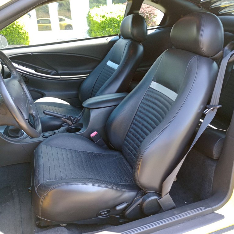 2003 Ford Mustang Image 14