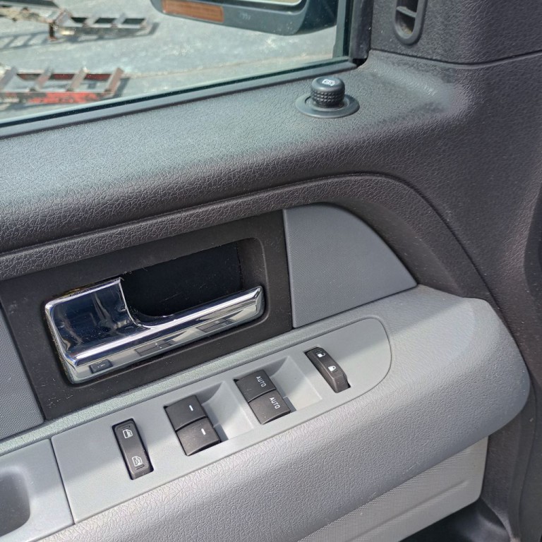 2012 Ford F-150 Image 12