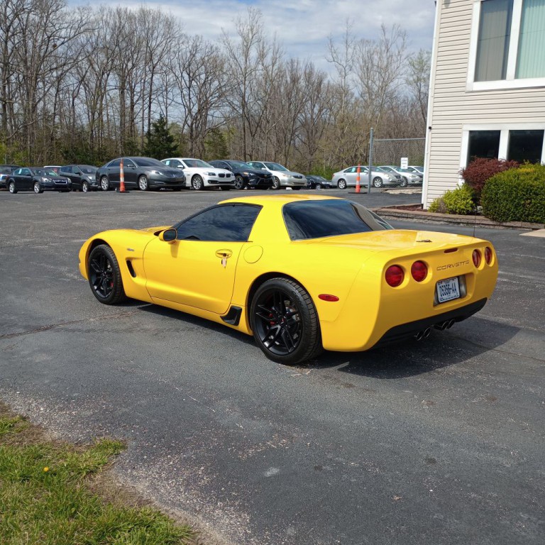 2004 Chevrolet Corvette Image 3