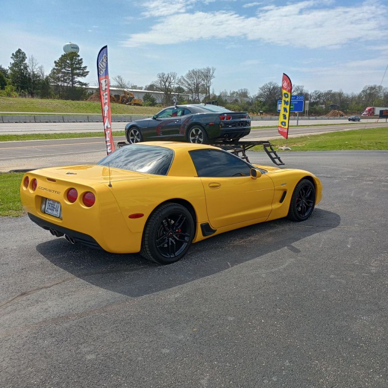 2004 Chevrolet Corvette Image 5