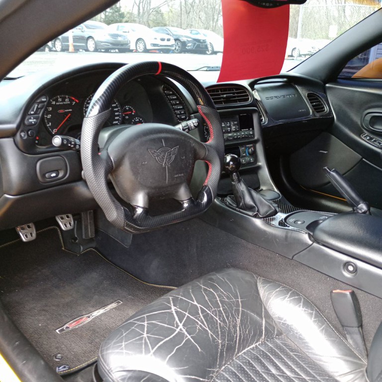 2004 Chevrolet Corvette Image 9