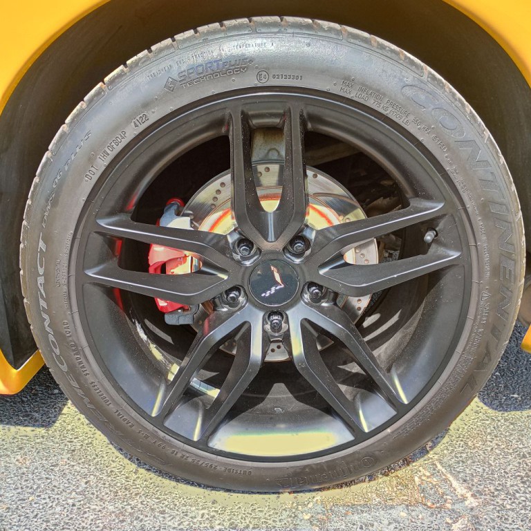 2004 Chevrolet Corvette Image 20