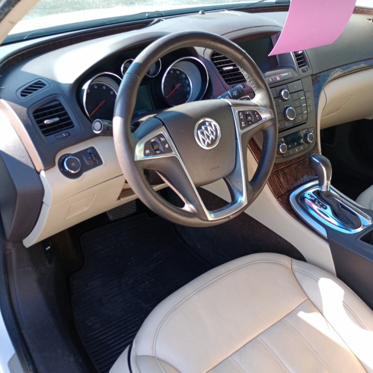 2013 Buick Regal Image 9