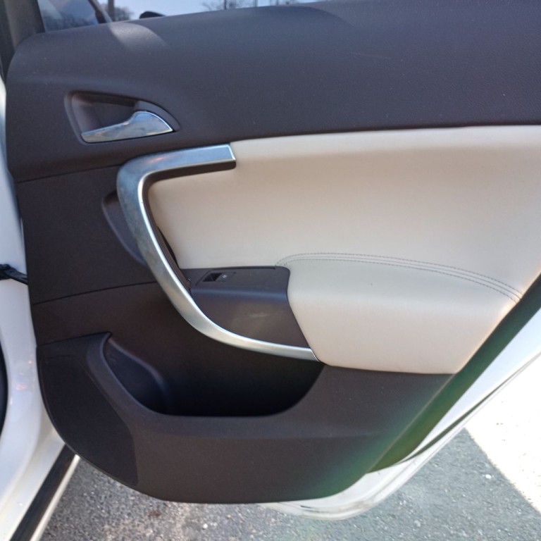 2013 Buick Regal Image 20