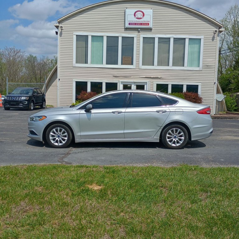 2017 Ford Fusion Image 2