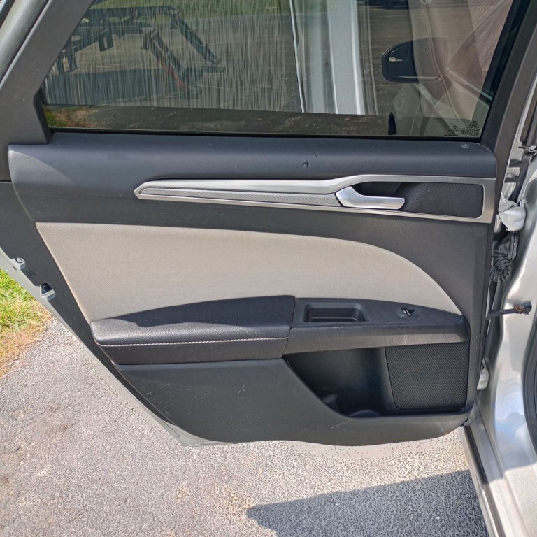 2017 Ford Fusion Image 16