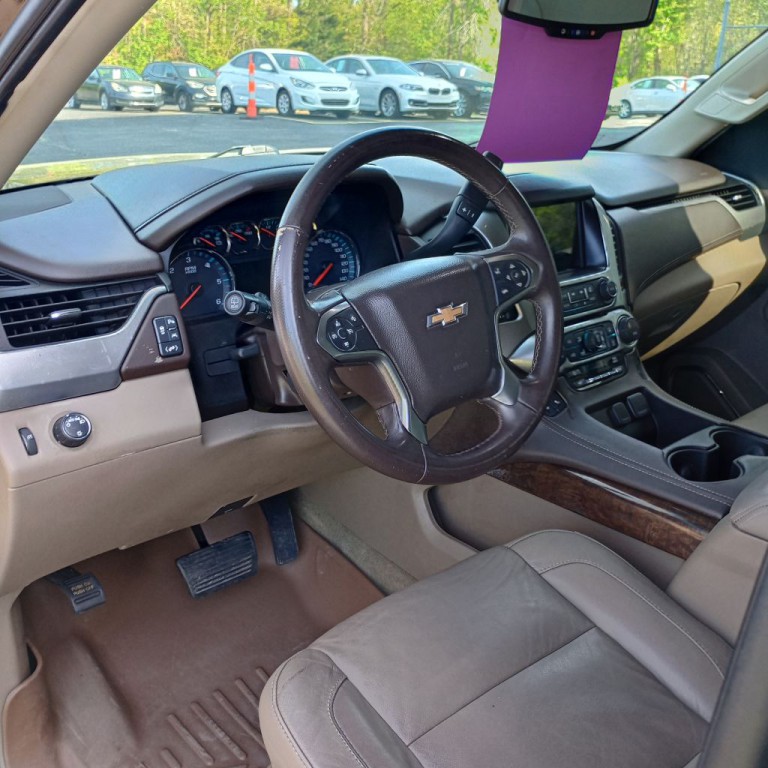 2019 Chevrolet Suburban Image 9