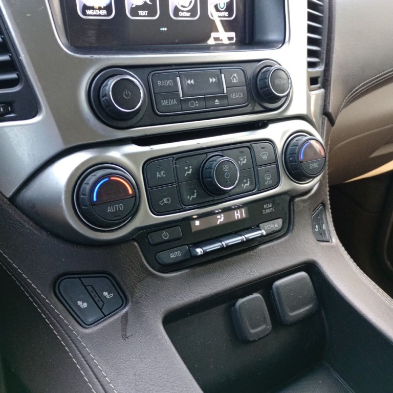 2019 Chevrolet Suburban Image 14