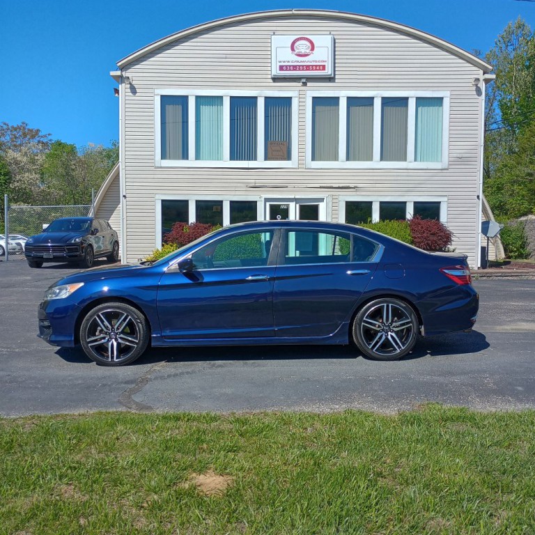 2017 Honda Accord Image 2