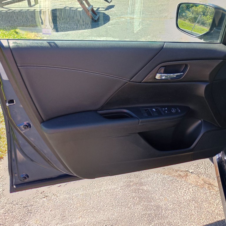 2017 Honda Accord Image 11