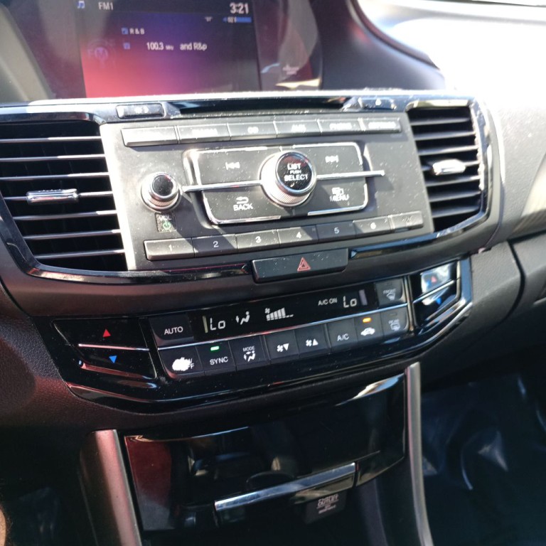 2017 Honda Accord Image 14