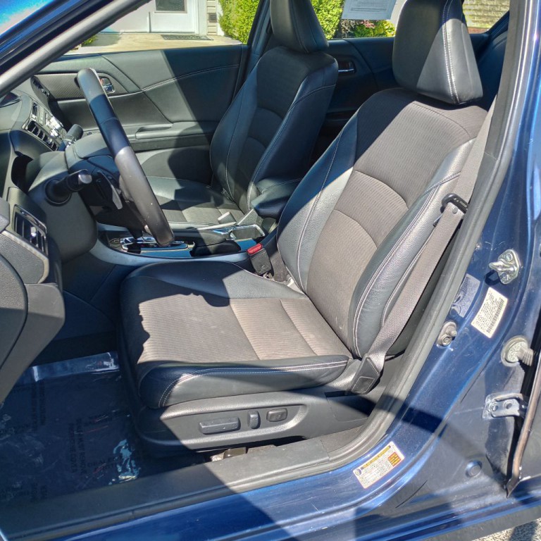 2017 Honda Accord Image 15