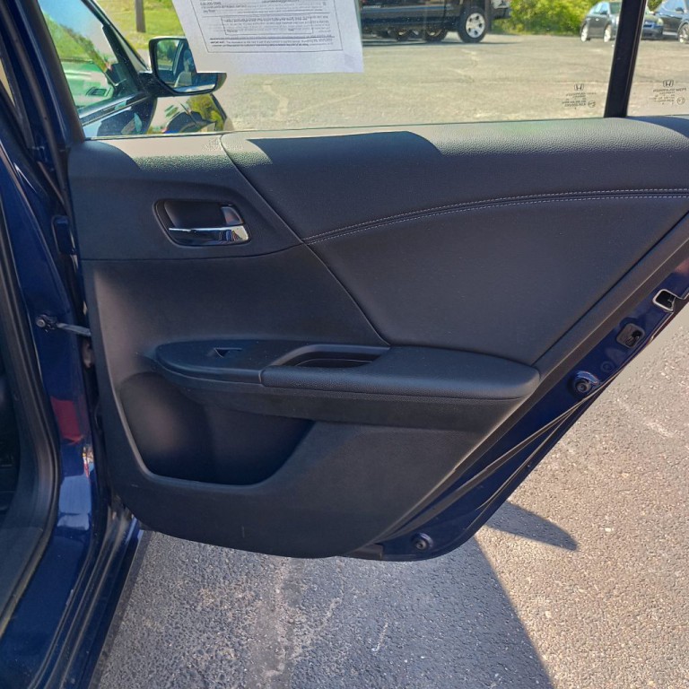2017 Honda Accord Image 19