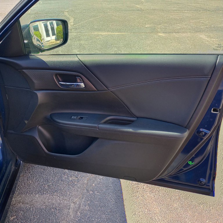 2017 Honda Accord Image 22