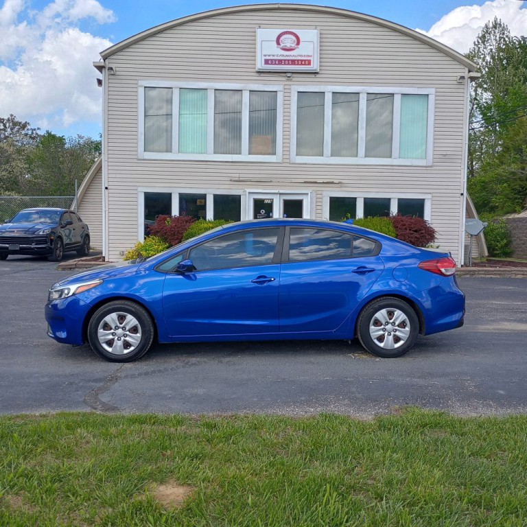 2017 Kia Forte Image 2