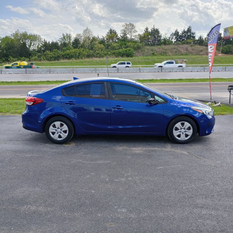 2017 Kia Forte Image 6