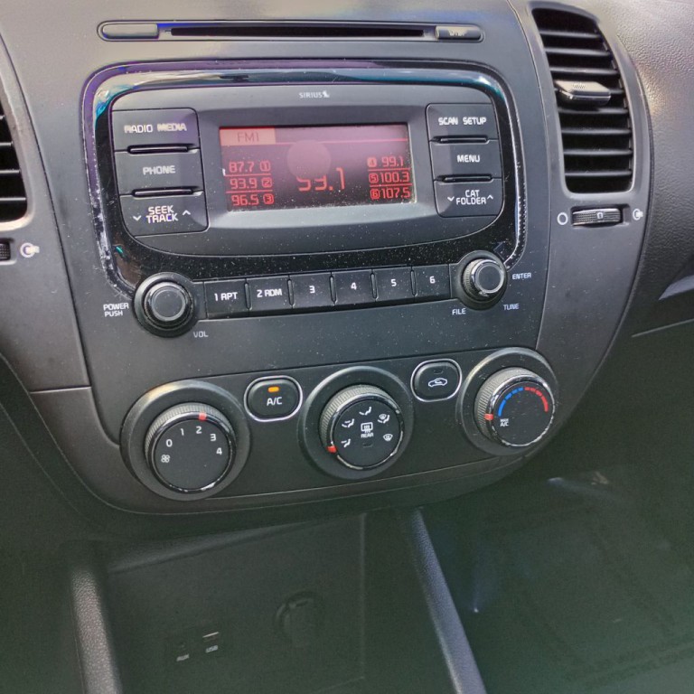 2017 Kia Forte Image 13