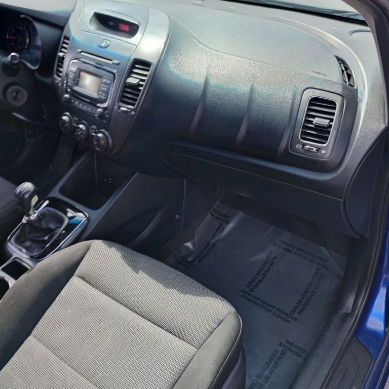 2017 Kia Forte Image 20