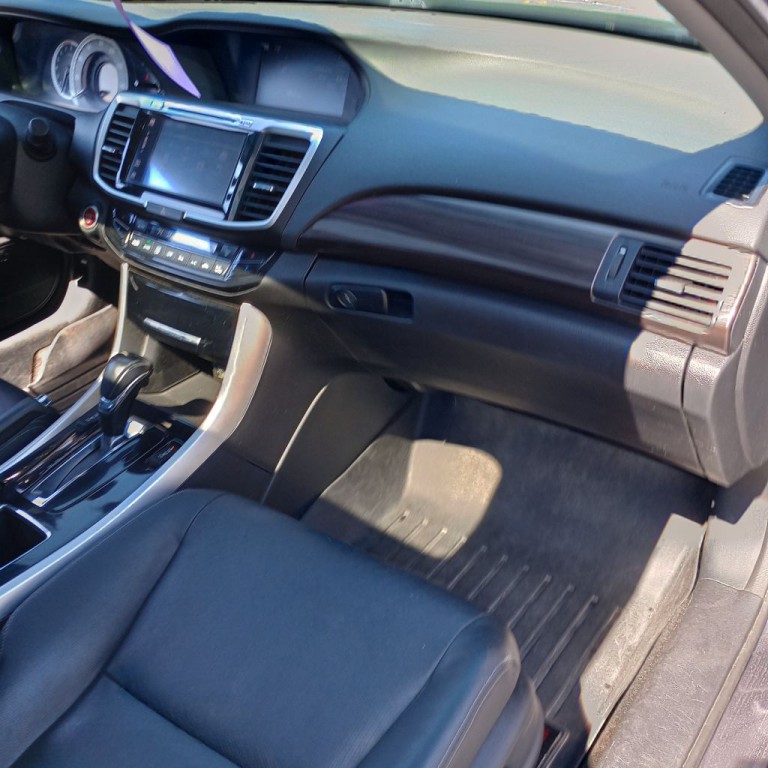 2017 Honda Accord Image 22
