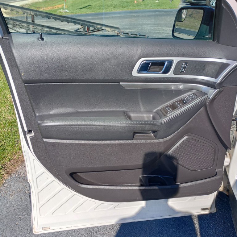2012 Ford Explorer Image 11