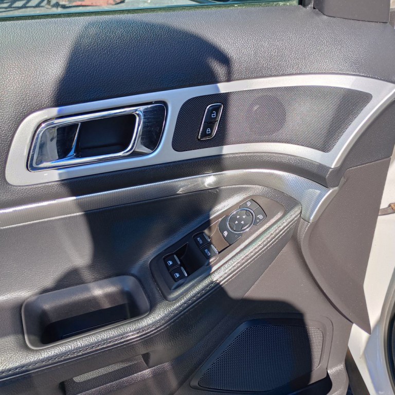 2012 Ford Explorer Image 12