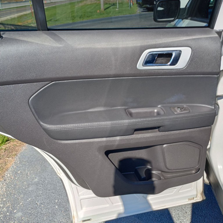 2012 Ford Explorer Image 16